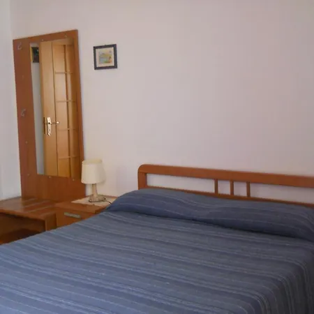 فندق مبيت وإفطار Rita Motta Camastra
